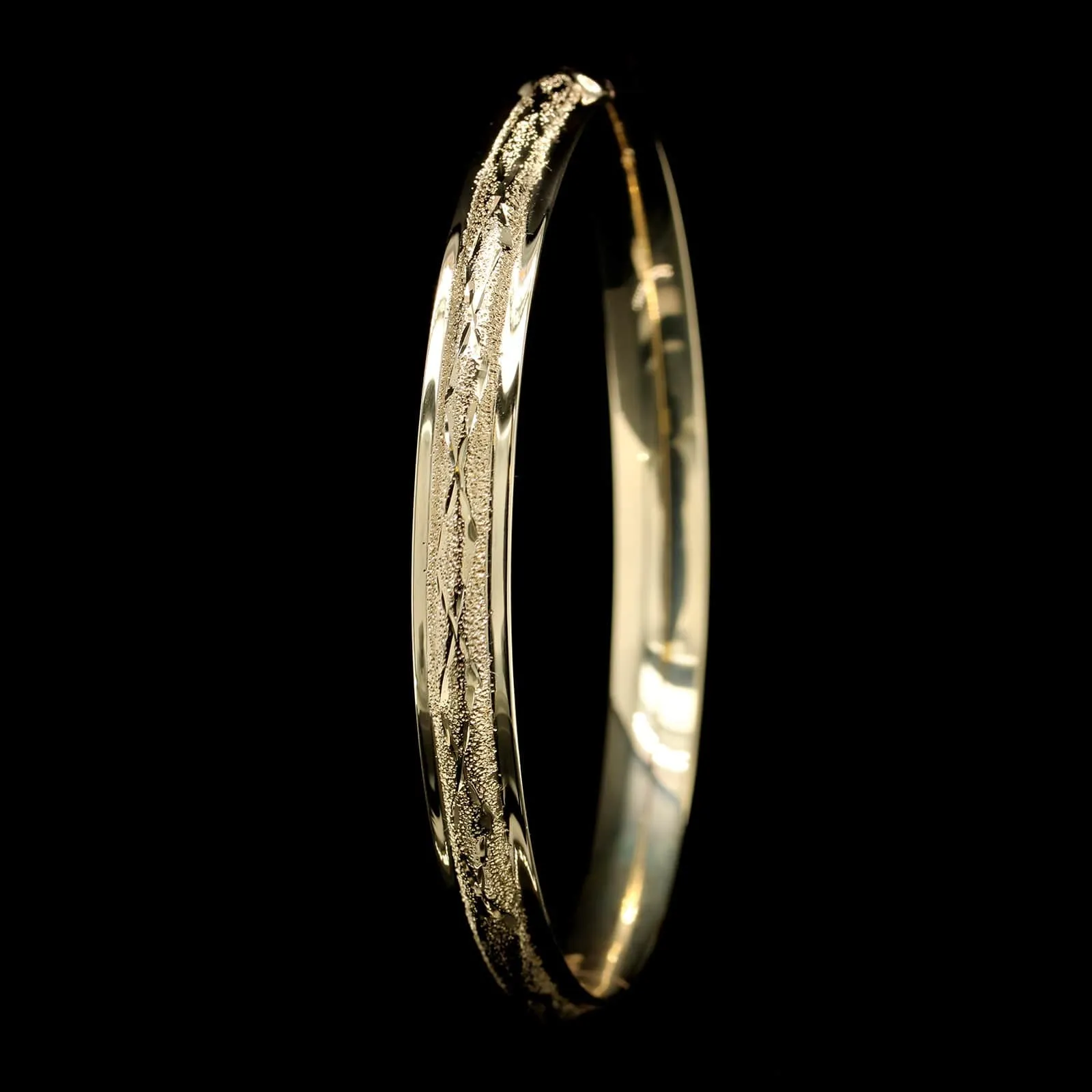 14K Yellow Gold Estate 7.00mm. Hinged Bangle Bracelet