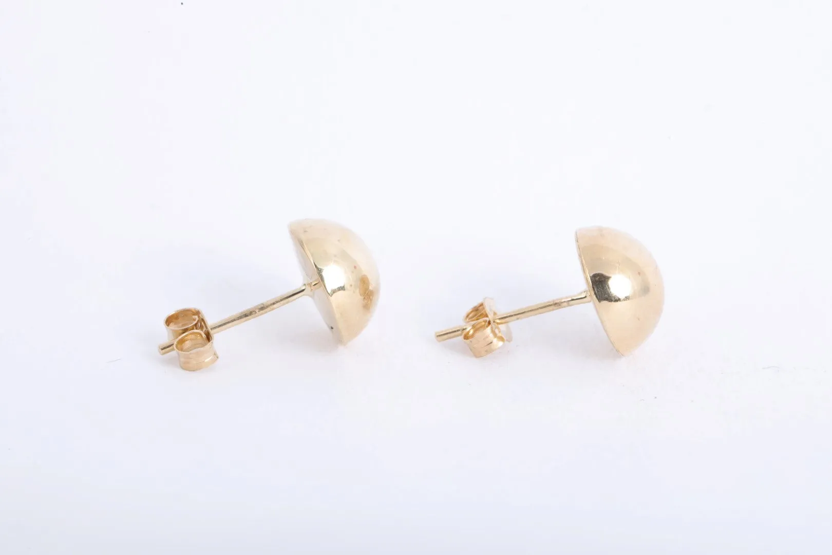 14k Yellow Gold Half Ball Stud Earrings (0.55g.)