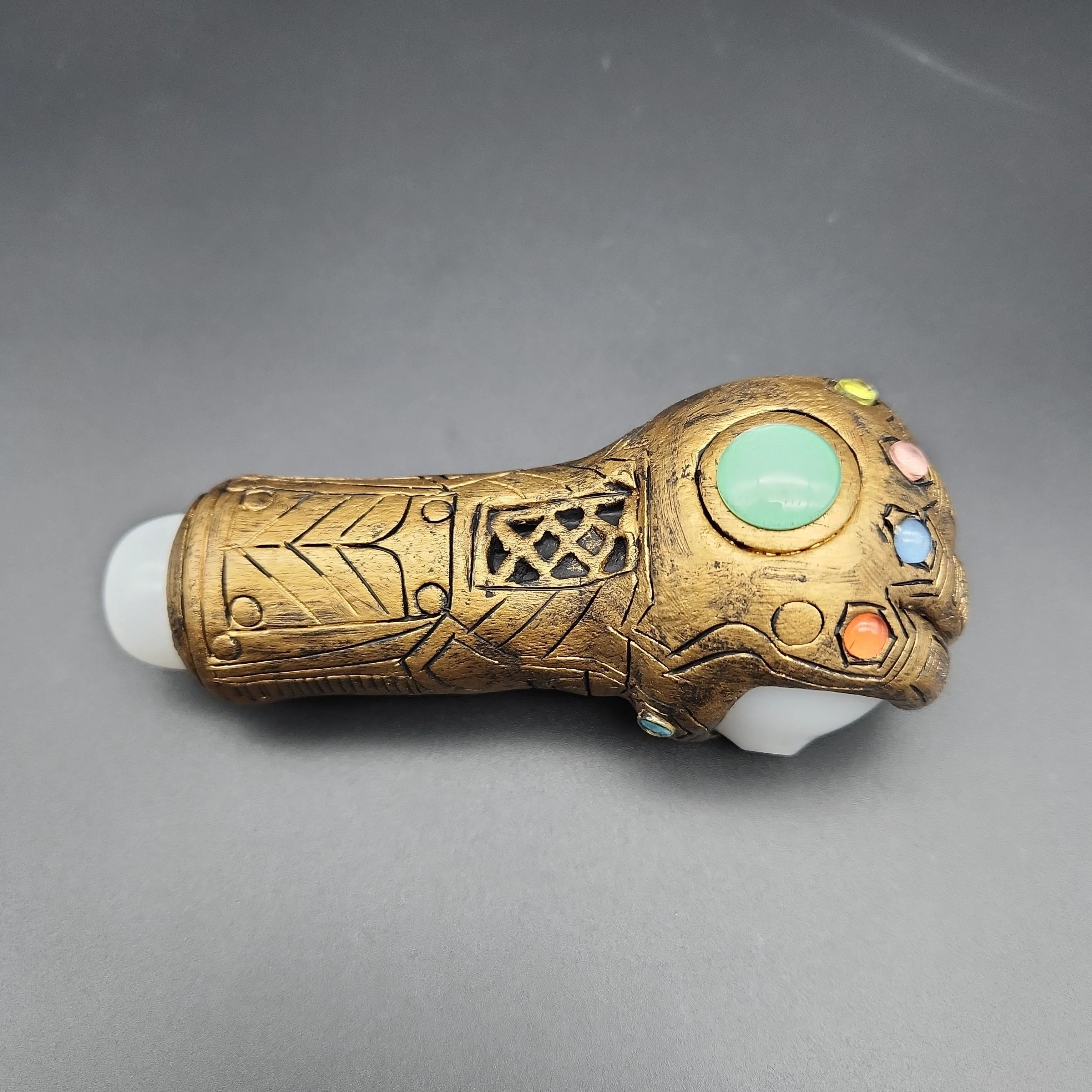 5 Gem Gauntlet Hand Pipe