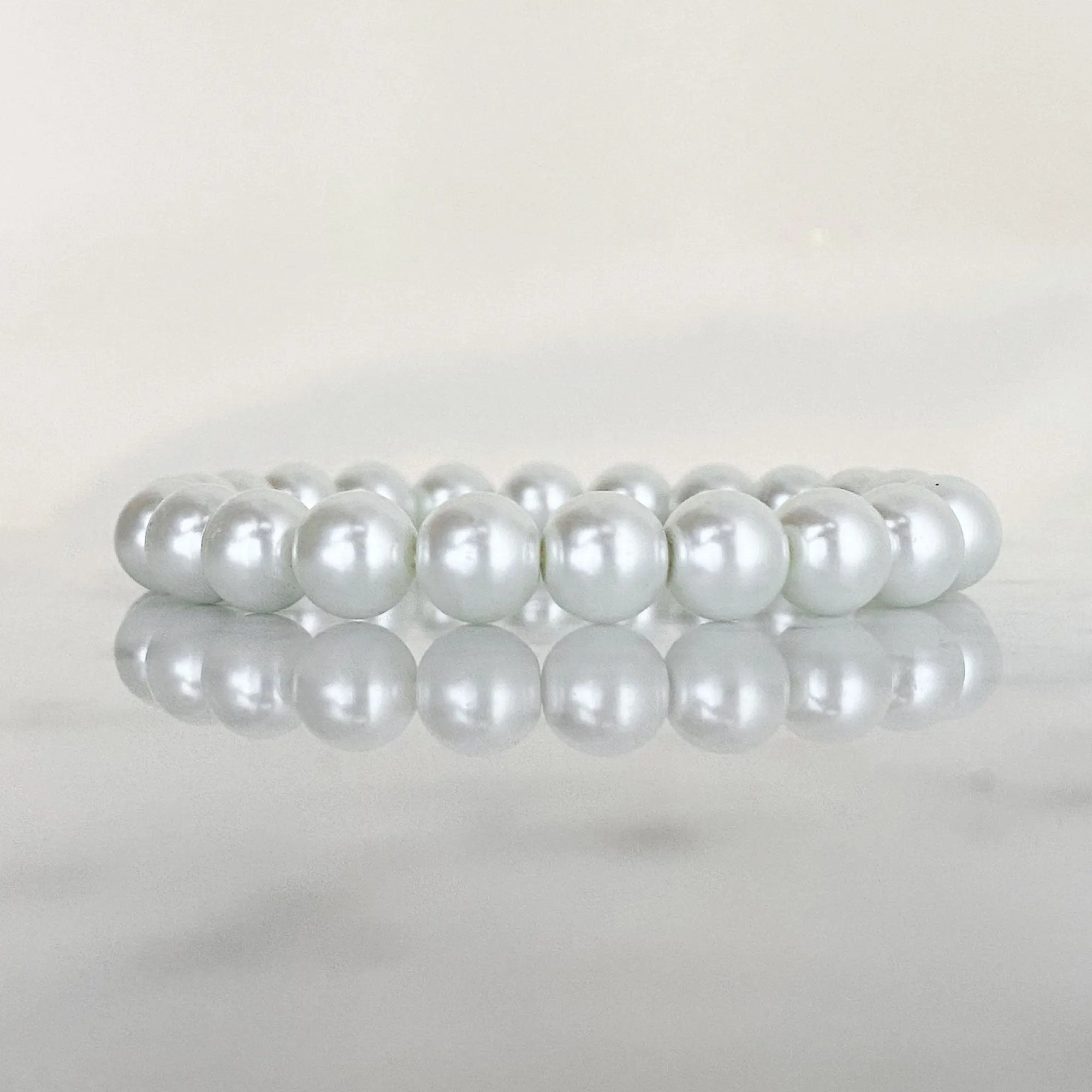 AMELIA white pearl stretch bracelet