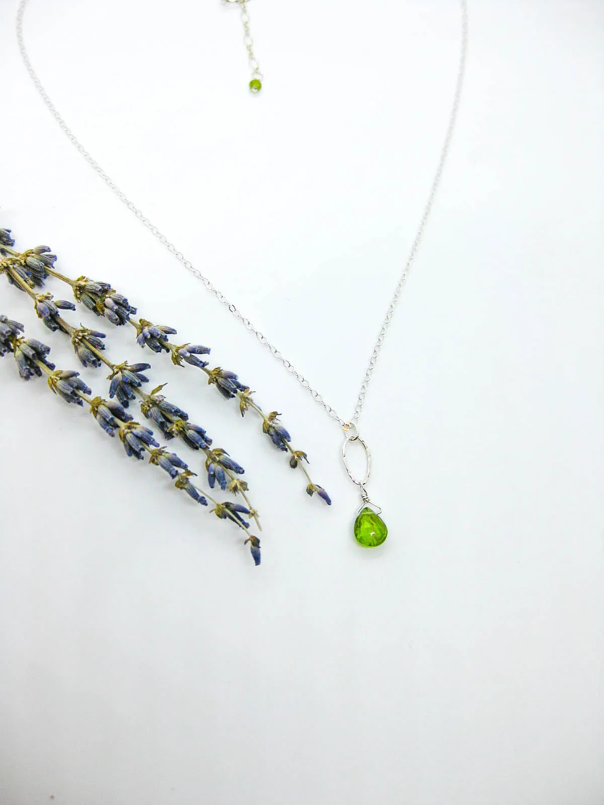 Chrysanthe: Peridot Necklace - n596