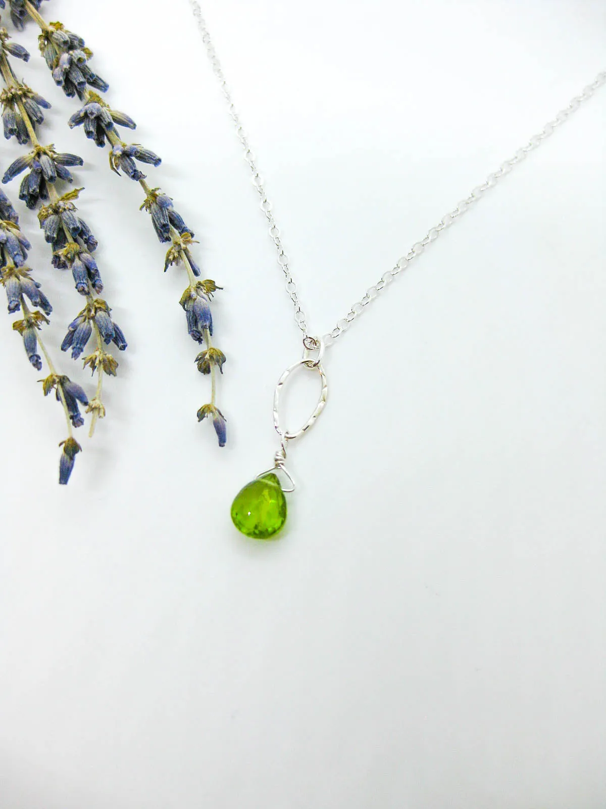 Chrysanthe: Peridot Necklace - n596