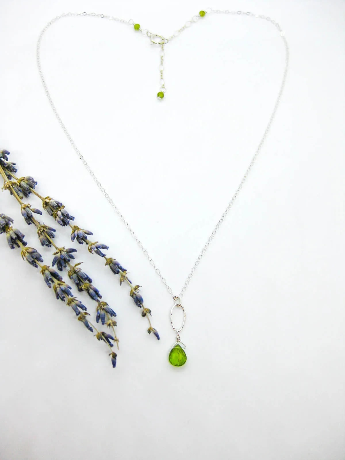 Chrysanthe: Peridot Necklace - n596