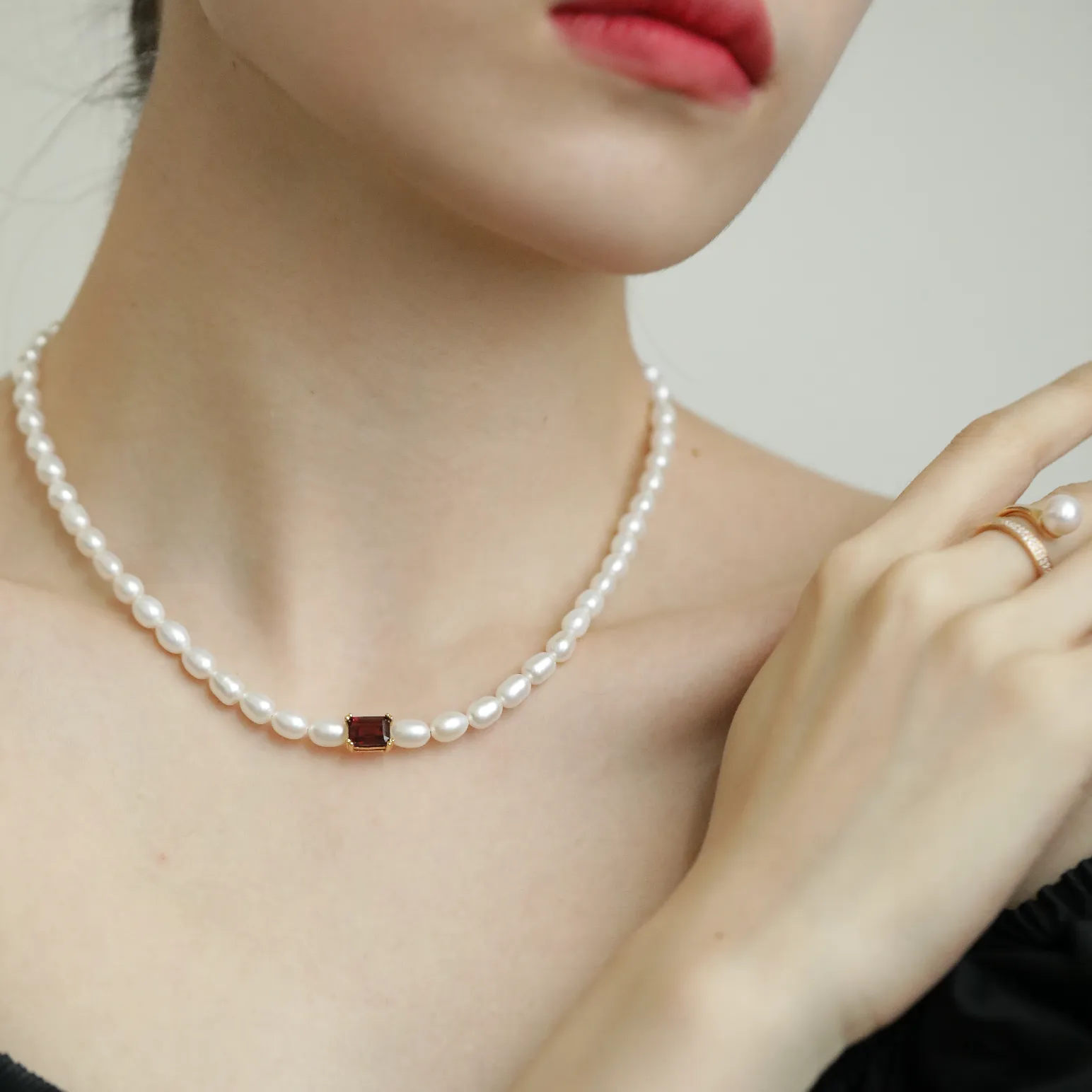 Doris Shining Pearl Chocker