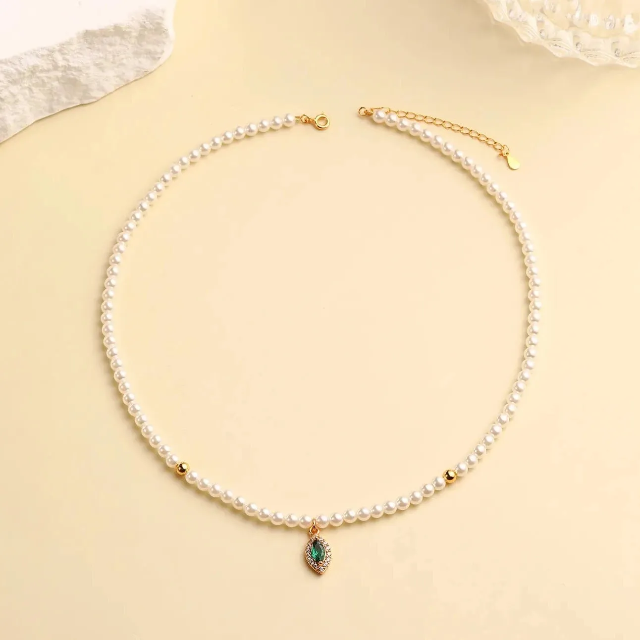 Luxe Oval Emerald Gemstone Pearl Necklace