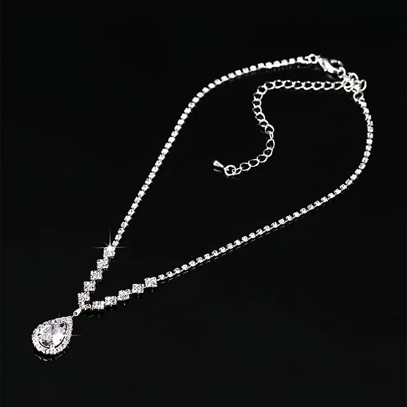 Luxury Rhinestone Water Drop Necklace Set - Fashionable and Eye-Catching Jewelry for Any Occasion