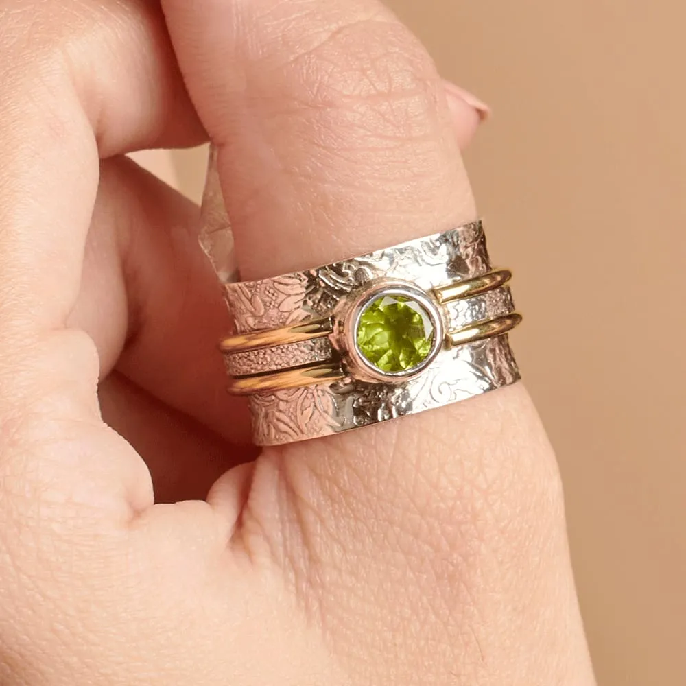 Natural Peridot Birthstone Ring, 925 Silver Ring, Texture Band Ring, Peridot Jewelry,Artisan Bend Ring,Texture Designer Ring,Handmade Ring