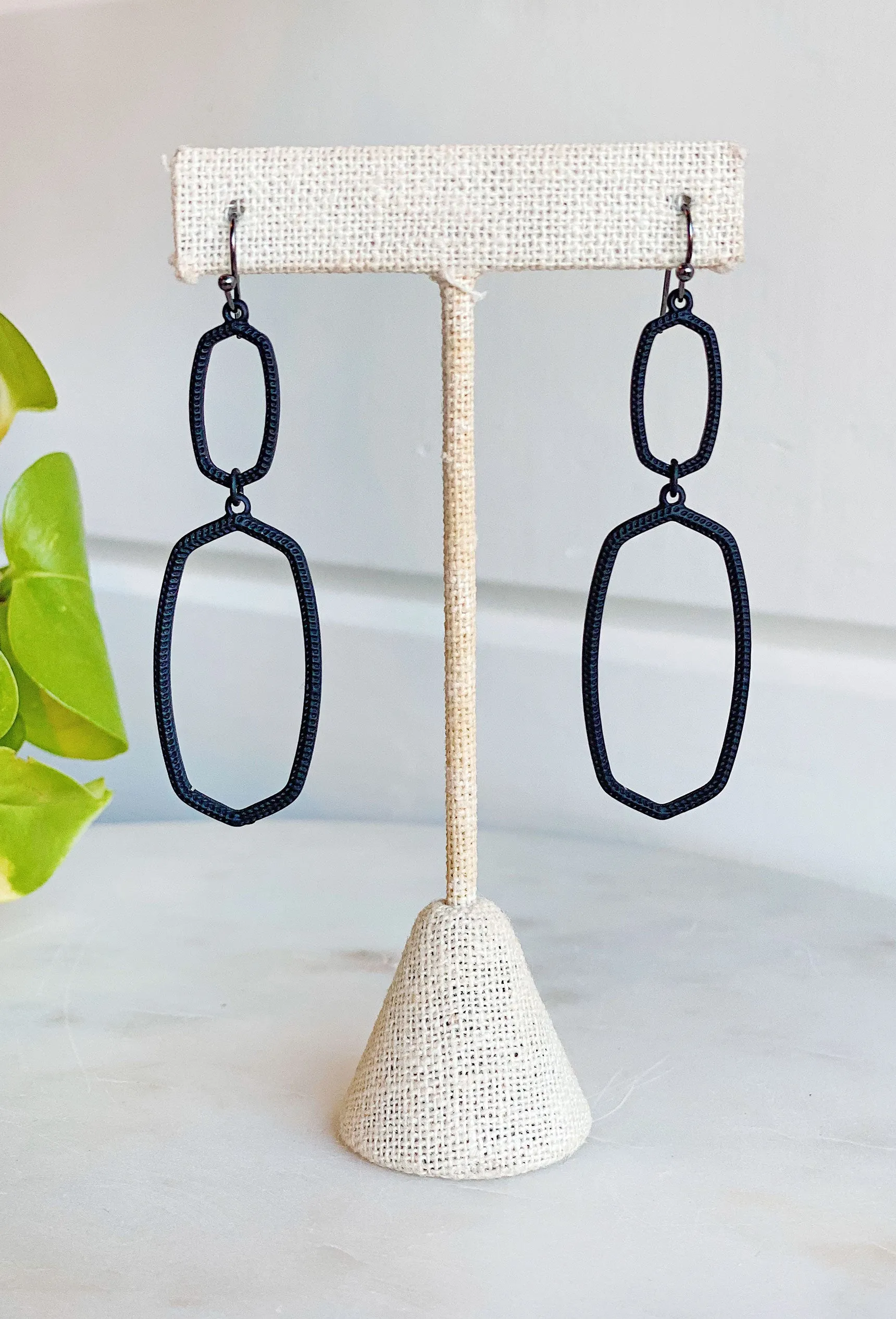 Overly Dramatic Earrings in Black