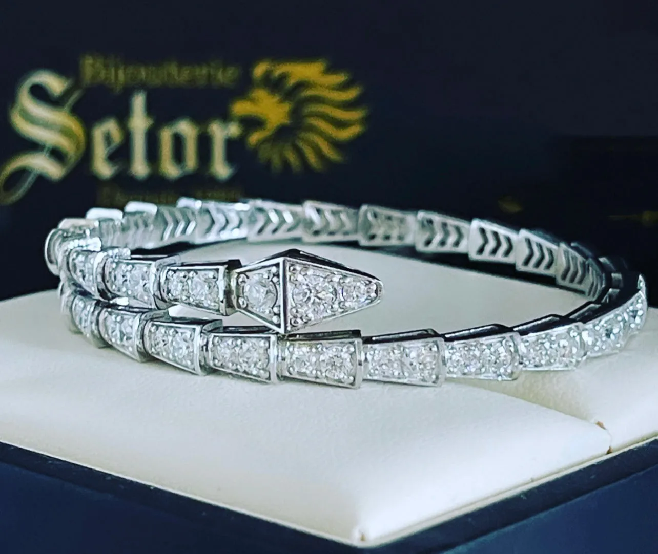 Serpent diamond bracelet DB010