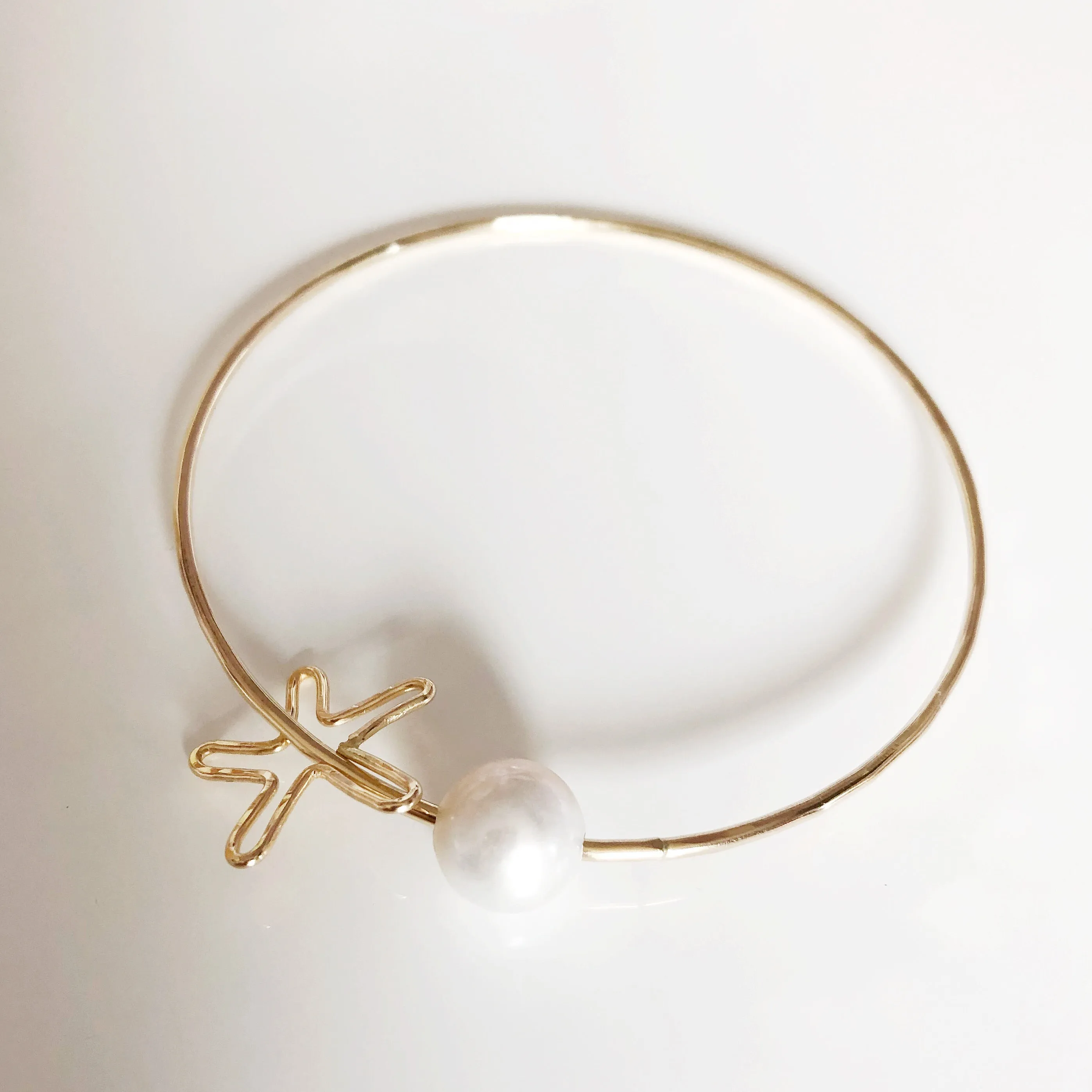 Starfish charm bangle - Fresh water pearl (B347)